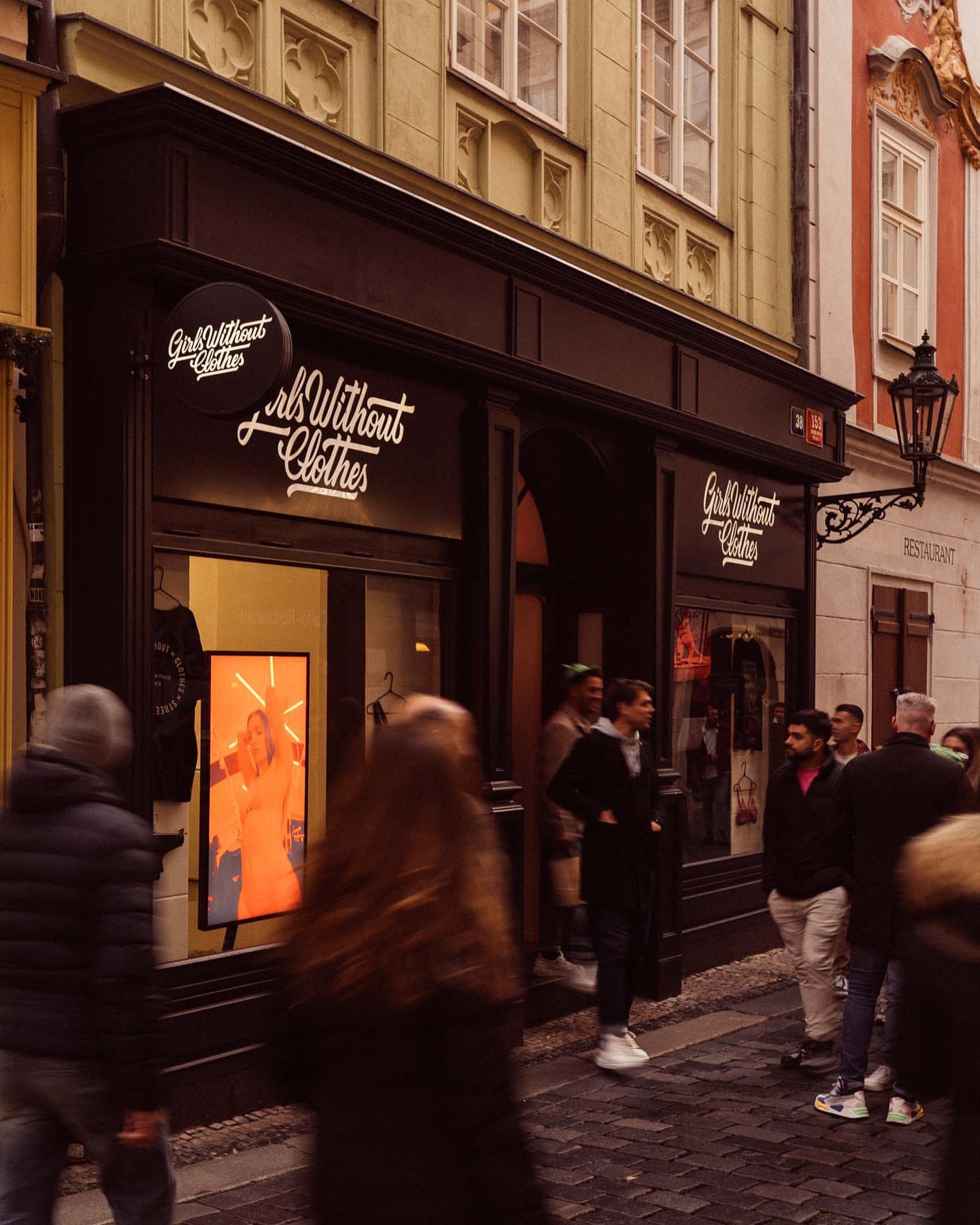 Girls-Without-Clothes-česká módní značka